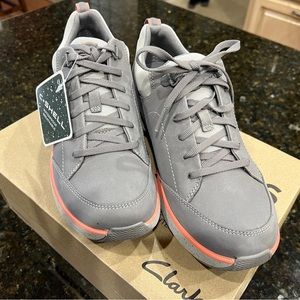 Clarks Wave 2.0 Move Walking Shoe